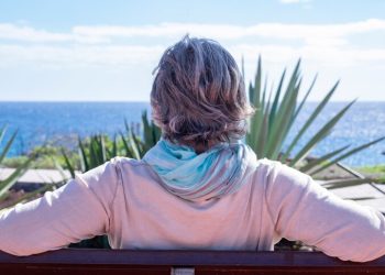 Lições que aprendi quando decidi deixar meus cabelos brancos