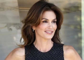 Cindy Crawford: ‘Não lute contra os anos que você conquistou’