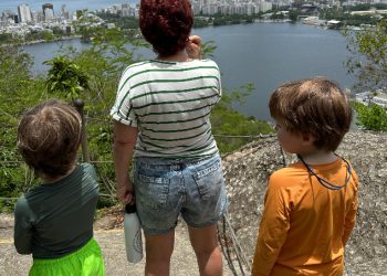 Toda criança é um  presente de Natal