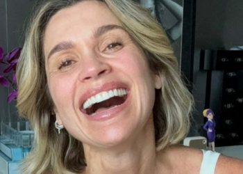 Flávia Alessandra conta o que faz para estar tão em forma aos 50