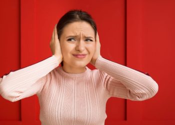 Barulho: ‘assassino silencioso’, que pode causar diabetes e até demência