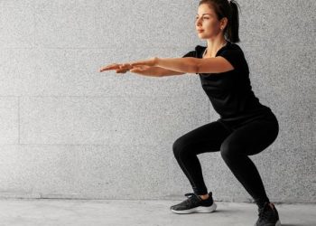 Movimentos fáceis e eficazes para fazer em casa e começar bem o dia