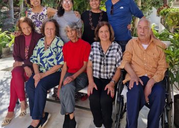 São nove irmãos. Todos acima dos 60 anos. Eles optaram por envelhecer juntos