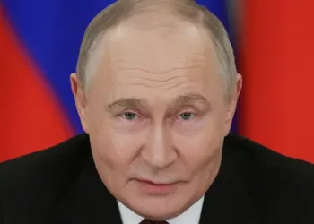 Putin força russas a ter mais filhos para repovoar o país