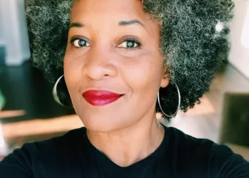 Indústria da beleza lucra com preconceito contra idosos