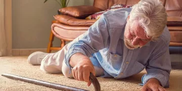 Como evitar quedas tão comuns depois dos 60 anos